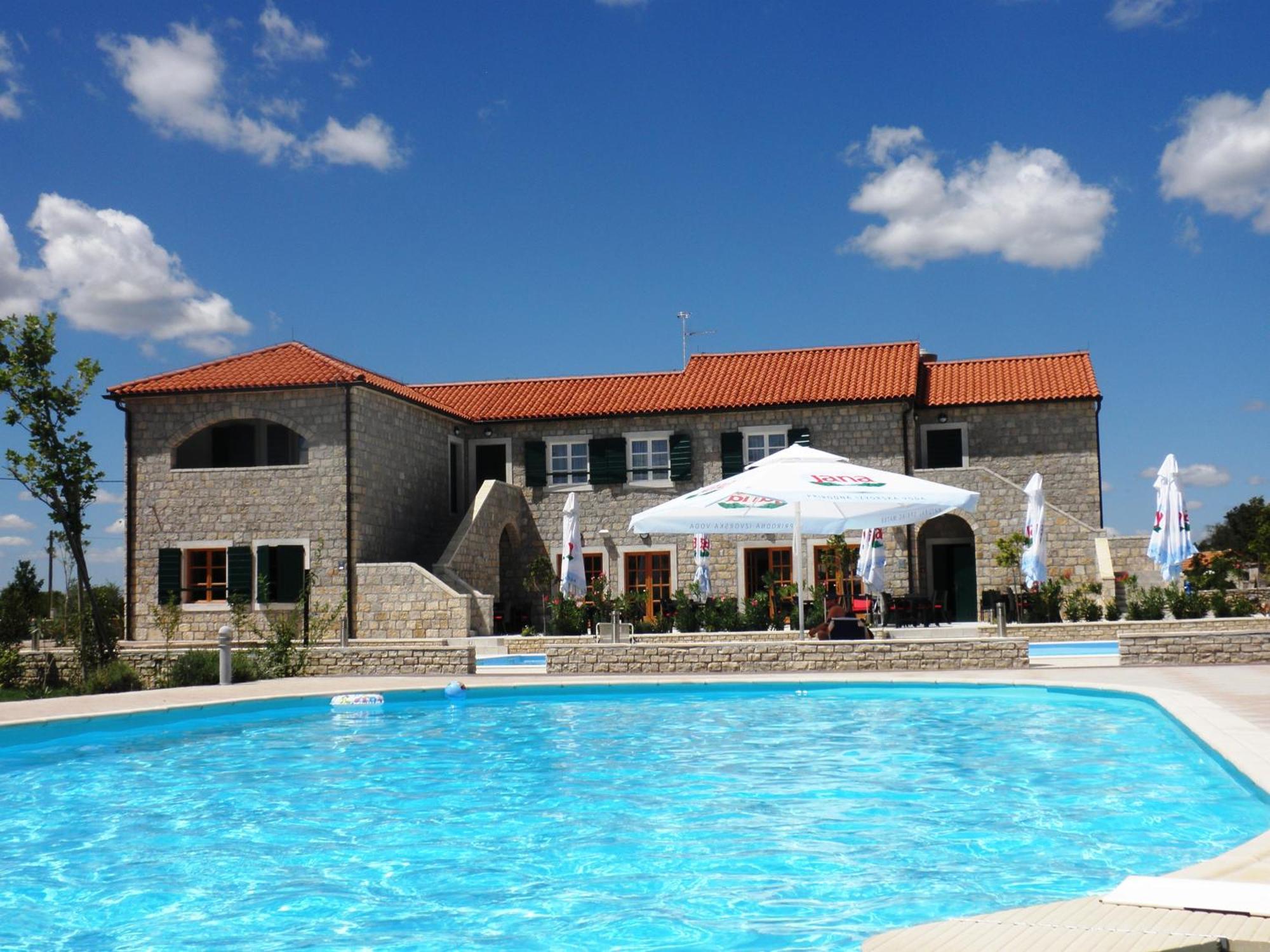 Pansion Skelin Hotel Drinovci Exterior foto