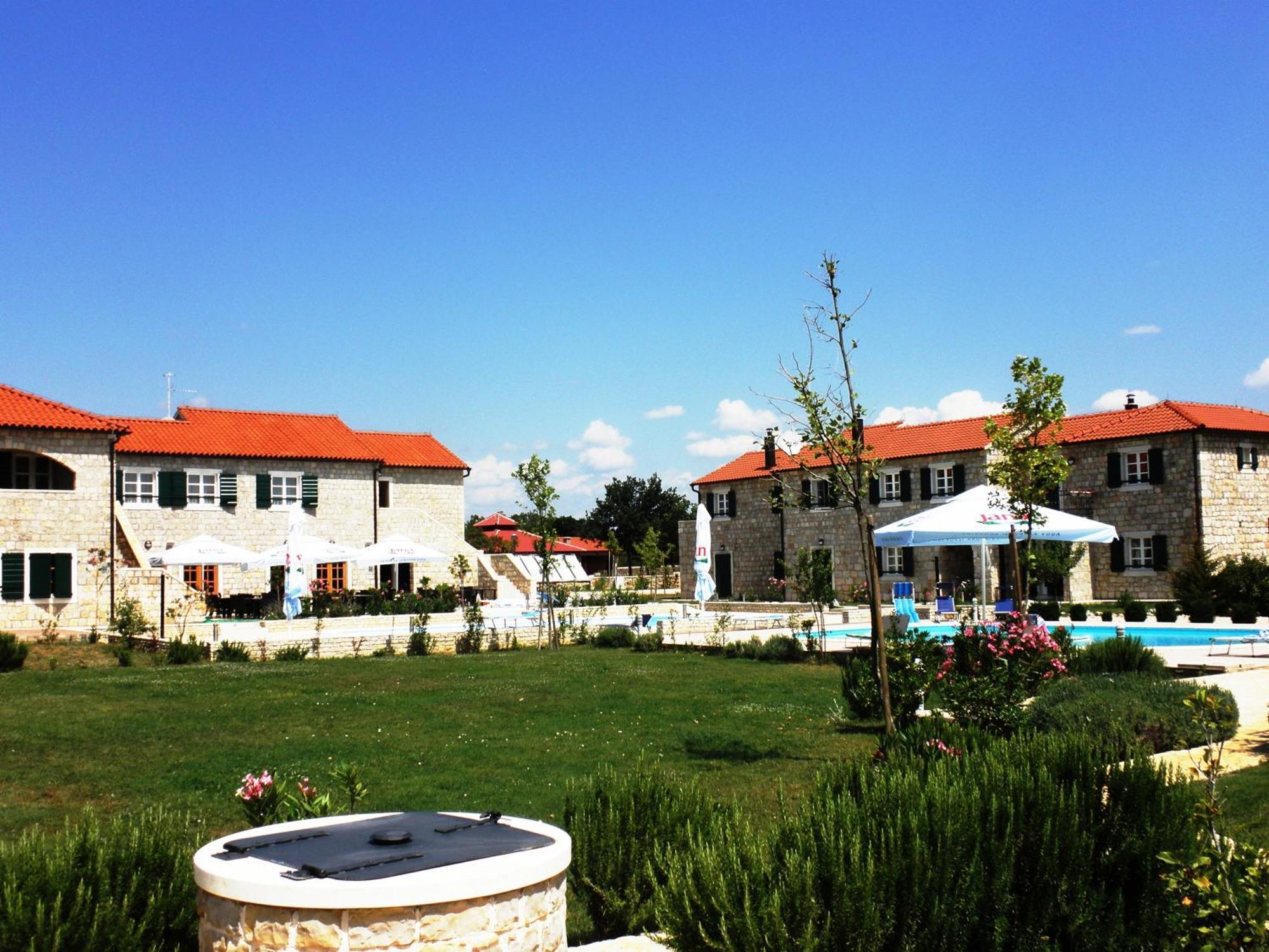 Pansion Skelin Hotel Drinovci Exterior foto