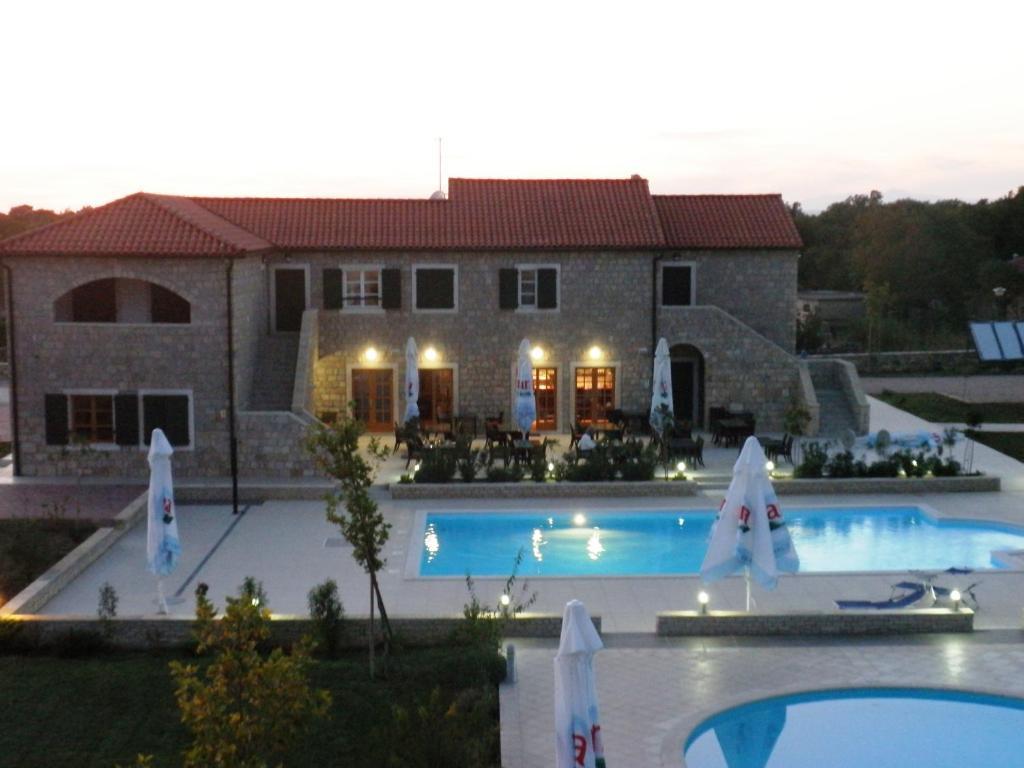 Pansion Skelin Hotel Drinovci Exterior foto